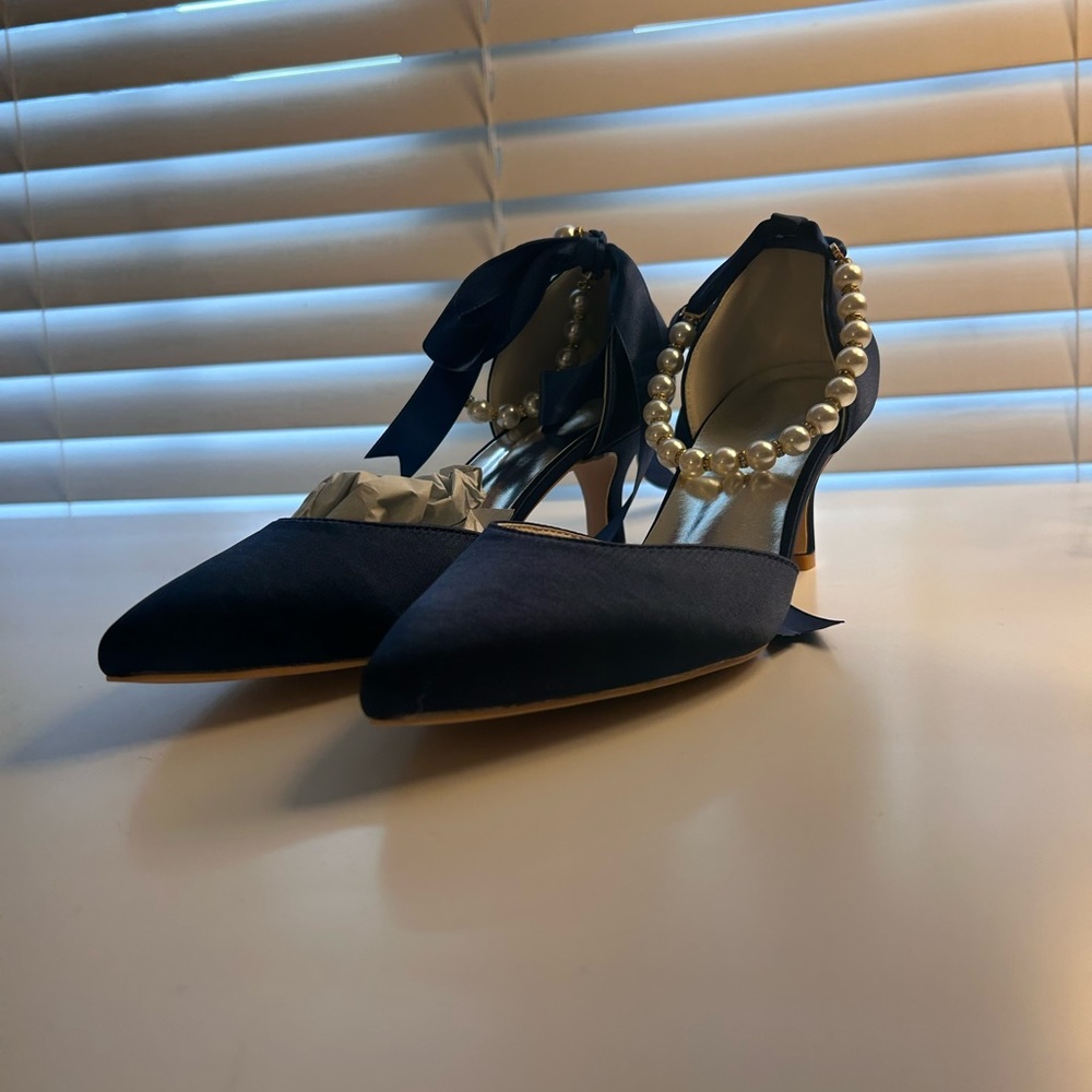 Navy blue low heel with beaded anklet